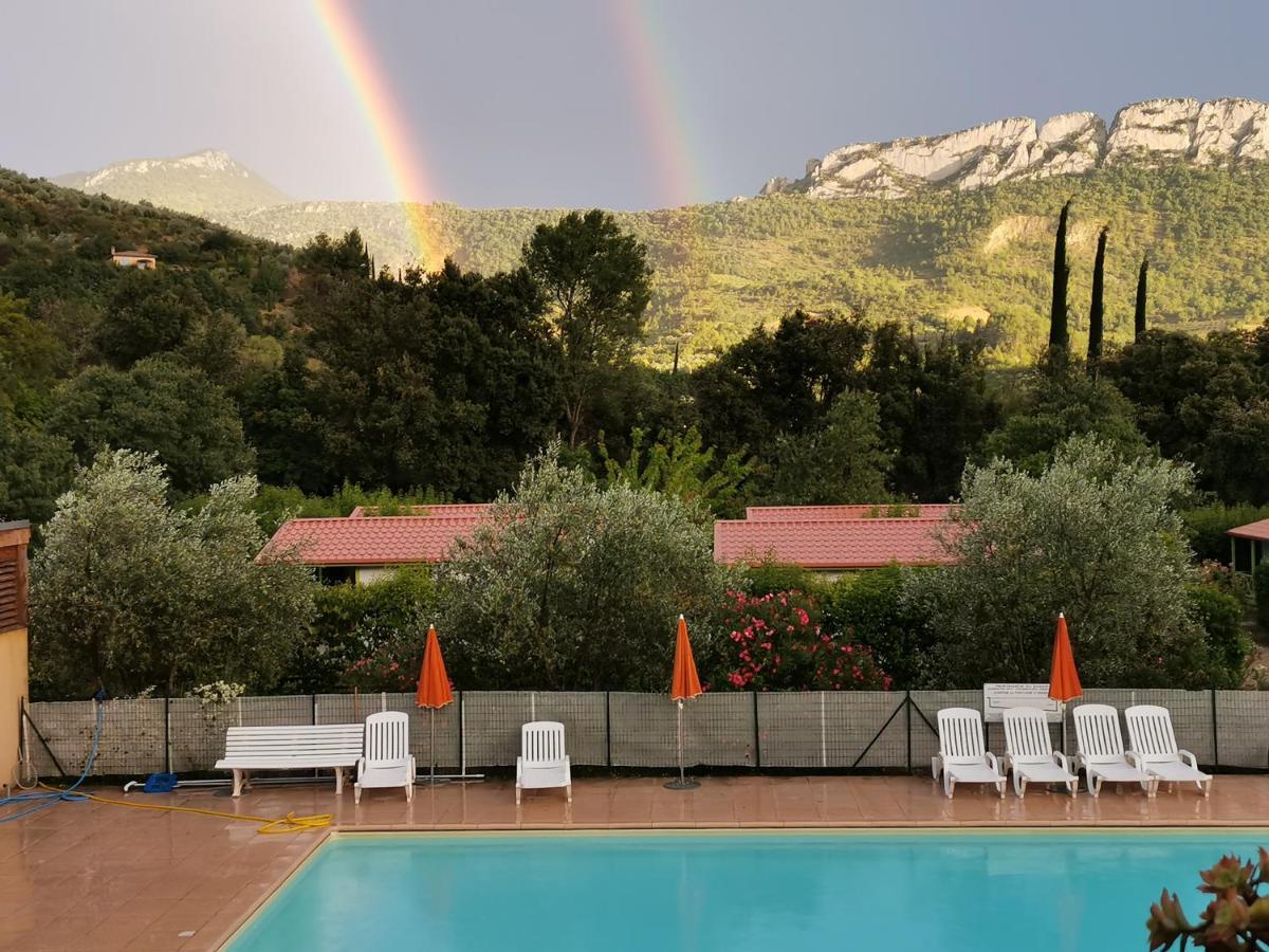 Hotel La Fontaine D'Annibal Buis-les-Baronnies Zewnętrze zdjęcie
