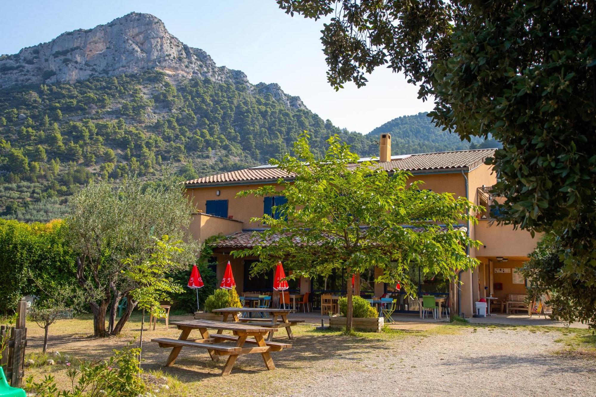 Hotel La Fontaine D'Annibal Buis-les-Baronnies Zewnętrze zdjęcie