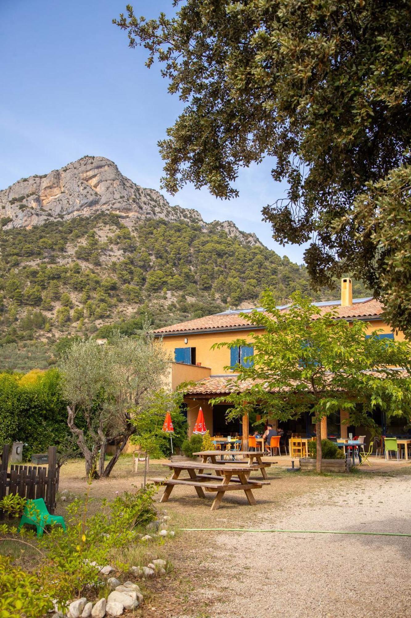 Hotel La Fontaine D'Annibal Buis-les-Baronnies Zewnętrze zdjęcie